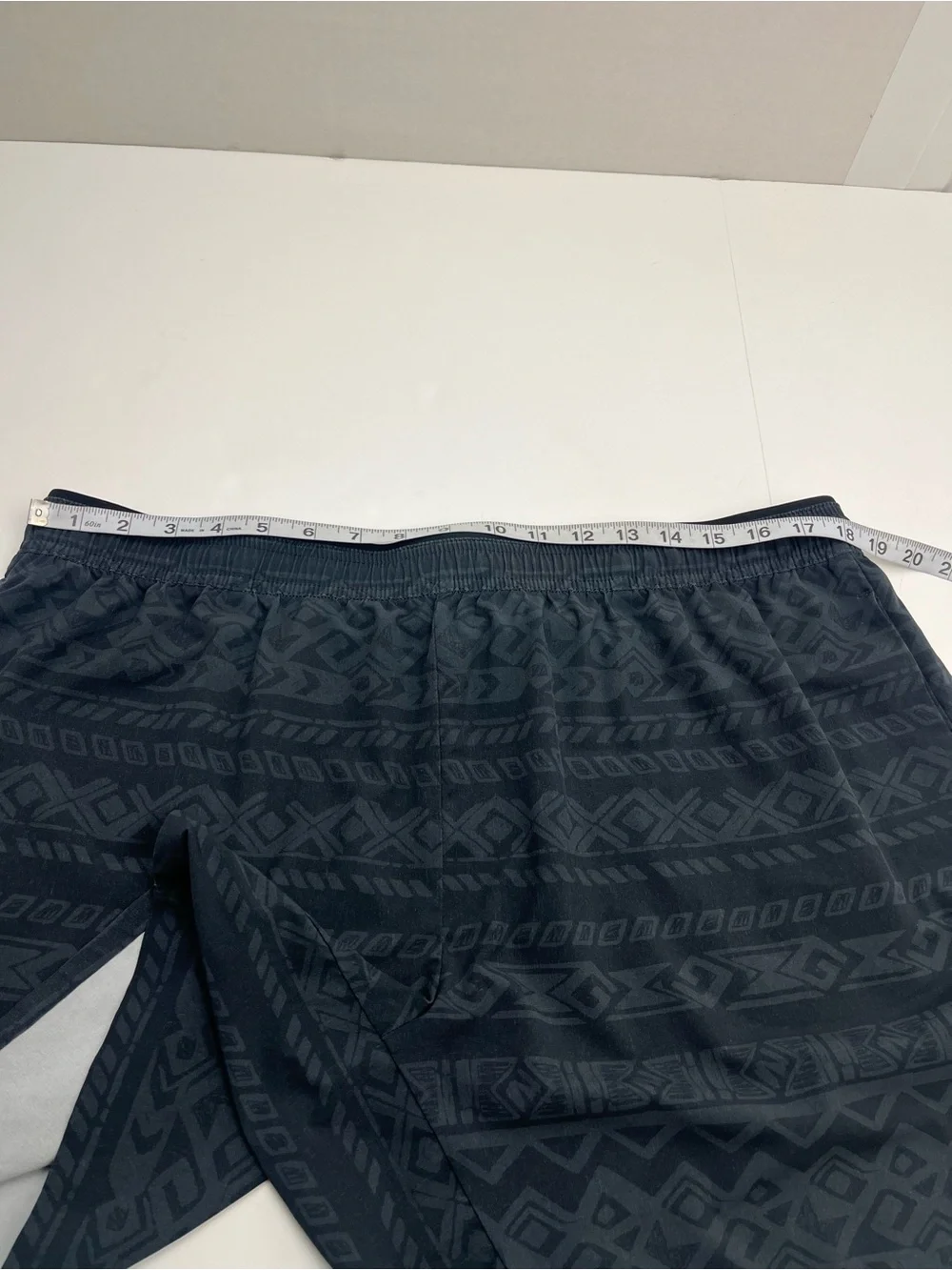 Chubbies Men's XXL Dark Charcoal Patterned Athletic Swim Shorts Elastic Waist
